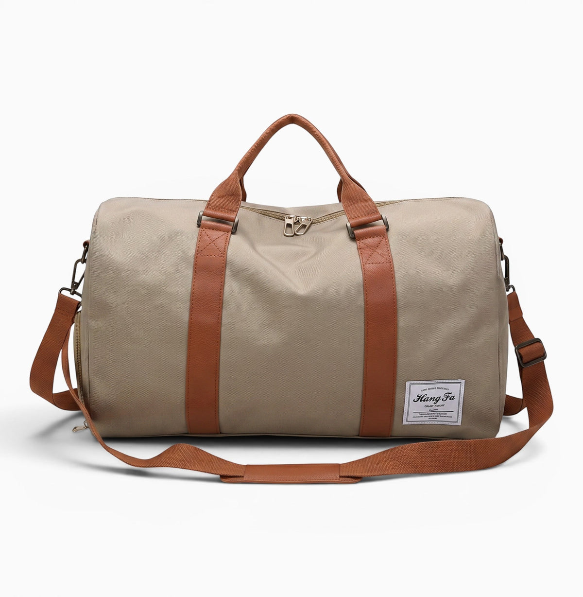 Sac sac de sport beige en nylon avec détails en similicuir marron, bandoulière réglable et compartiment à chaussures